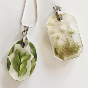 Geo pendant (real plants/flowers!)